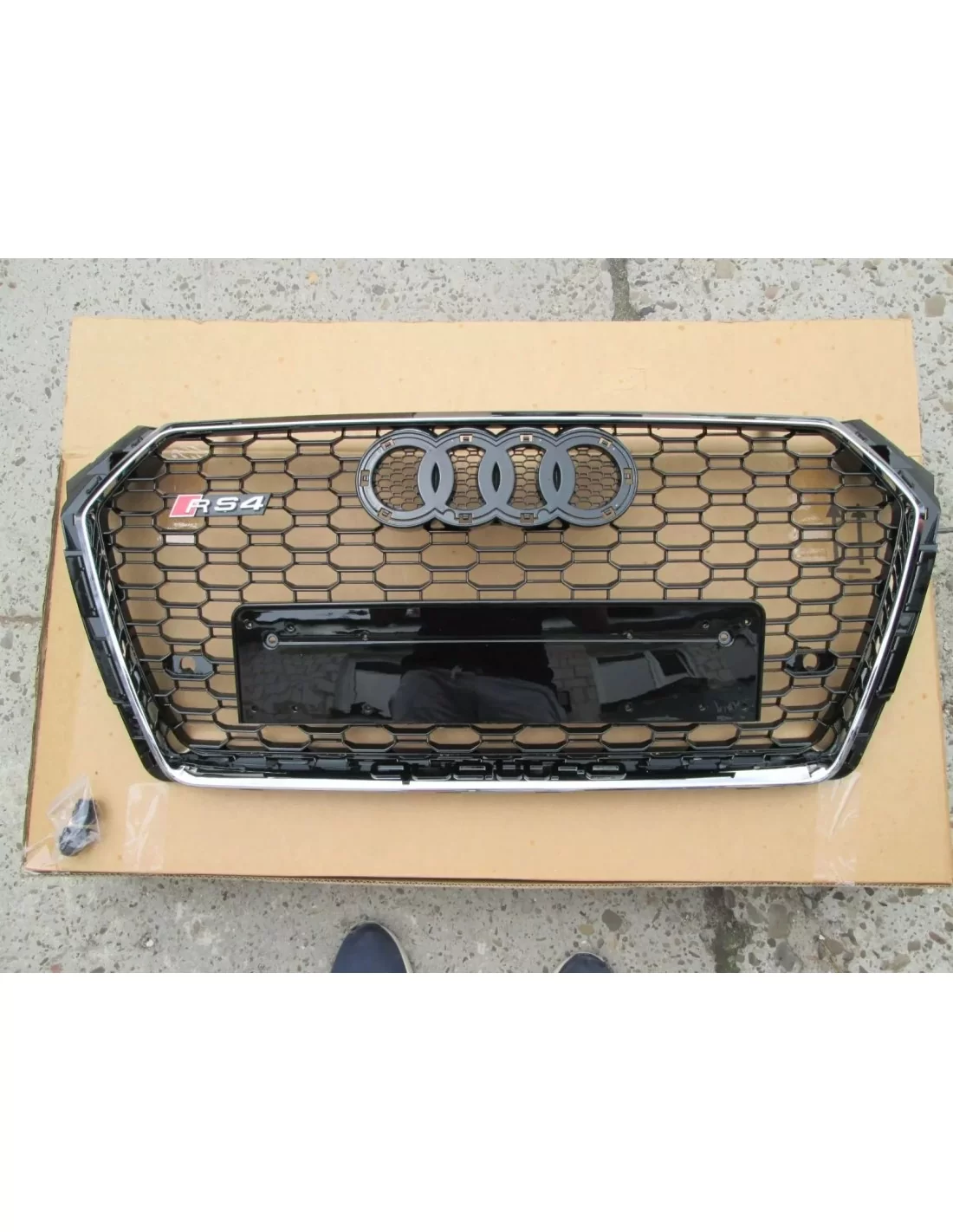 Audi RS4 Frontstoßstange Kühlergrill für Audi A4 2015-2019 Audi, Audi A4 2015-2019 (B9) Audi Audi RS4 Frontstoßstange Kühlergrill für Audi A4 2015-2019 Audi, Audi A4 2015-2019 (B9) Audi