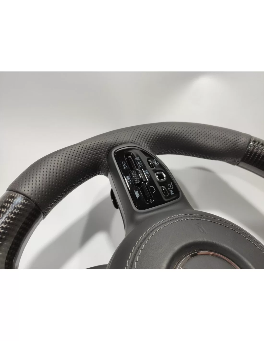- Steering Wheels - AMG 梅赛德斯-奔驰 S 级 G 级 S222 W463A 碳皮方向盘 - 8 - AMG 梅赛德斯-奔驰 S 级 G 系列 S222 W463A 方向盘采用优质碳纤维皮革打造,尽显优雅,让您的驾驶体验更上一层楼 - Steering Wheels - AMG 梅赛德斯-奔驰 S 级 G 级 S222 W463A 碳皮方向盘 - 8 - AMG 梅赛德斯-奔驰 S 级 G 系列 S222 W463A 方向盘采用优质碳纤维皮革打造,尽显优雅,让您的驾驶体验更上一层楼