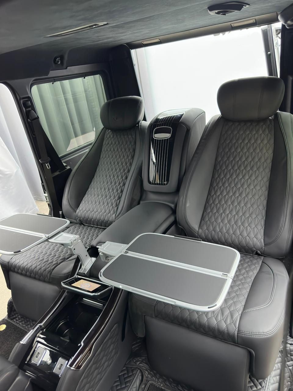 Rear Seats with Central Multifunctional Panel for Mercedes-Benz W463A / W465 – Luxury Redefined